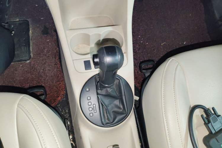 Used Skoda Fabia 2012 1.4L Automatic Crystal Edition Gear Lever