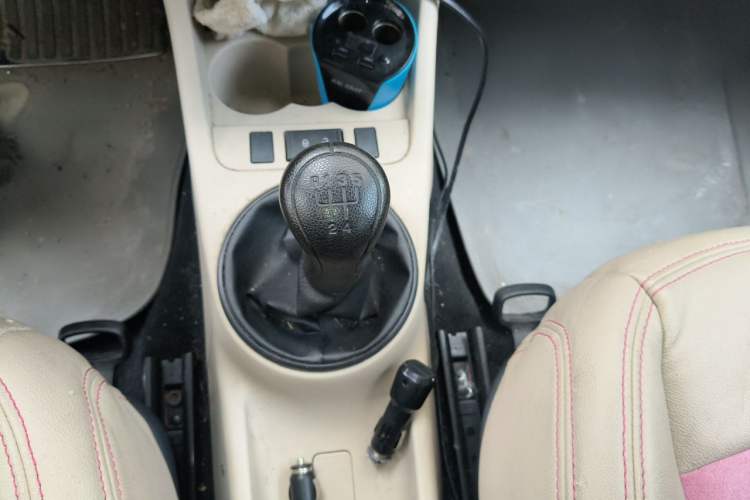 Used Skoda Fabia 2012 1.4L Manual Crystal Edition Gear Lever