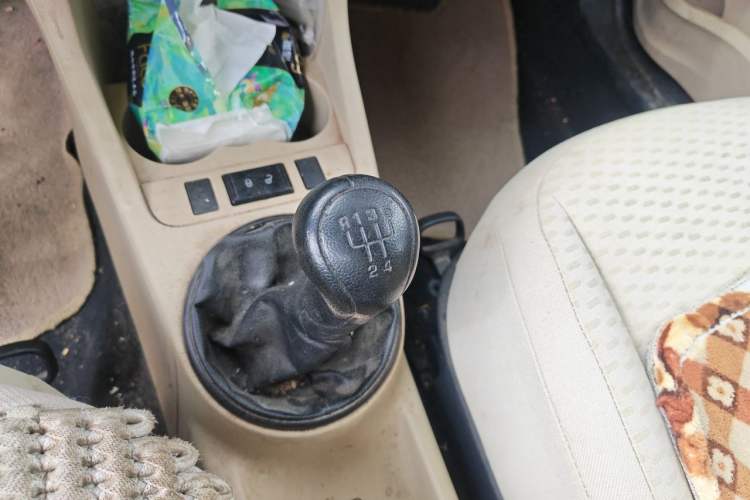Used Skoda Fabia 2012 1.4L Manual Crystal Edition Gear Lever