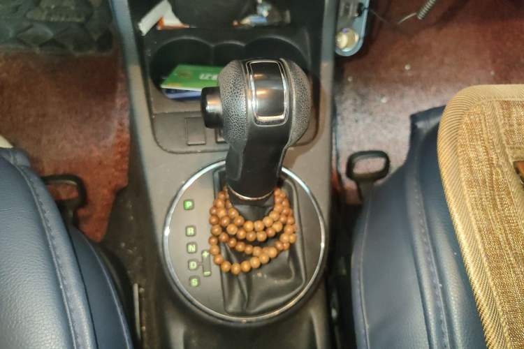Used Skoda Fabia 2012 1.6L Automatic Sport Edition Gear Lever
