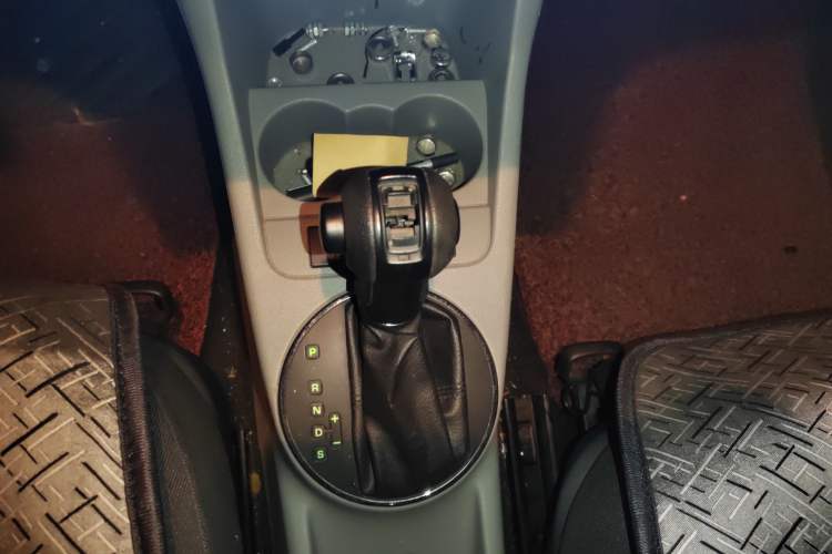 Used Skoda Fabia 2012 1.4L Automatic Crystal Edition Gear Lever