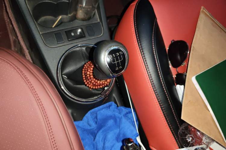 Used Skoda Fabia 2012 1.6L Manual Sport Edition Gear Lever