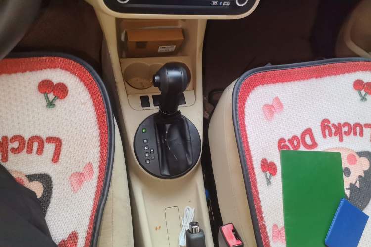Used Skoda Fabia 2012 1.4L Automatic Crystal Edition Gear Lever