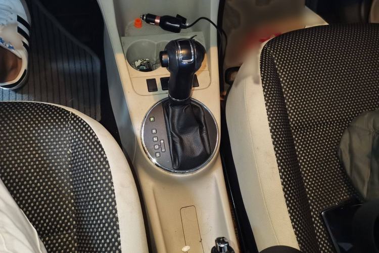 Used Skoda Fabia 2012 1.6L Scout Gear Lever