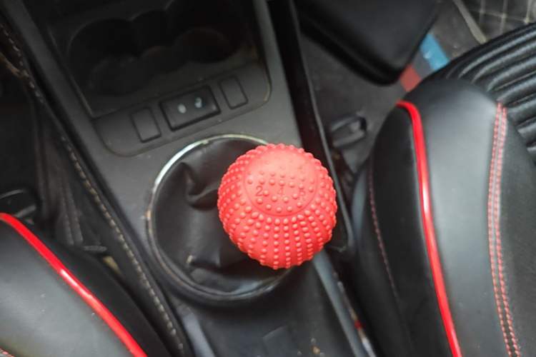 Used Skoda Fabia 2012 1.6L Manual Cool Black Edition Gear Lever