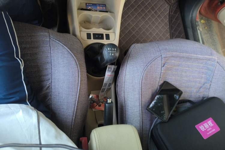 Used Skoda Fabia 2012 1.4L Manual Crystal Edition Gear Lever
