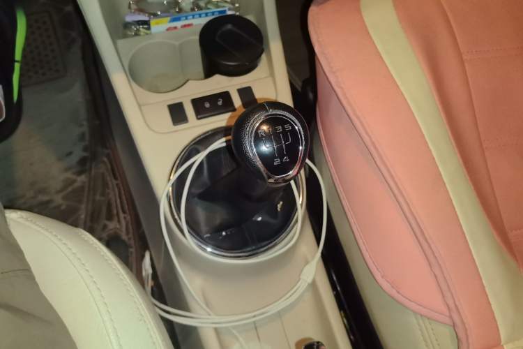 Used Skoda Fabia 2012 1.4L Manual Jingling Edition Gear Lever