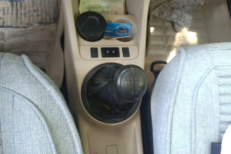 Used Skoda Fabia 2012 1.4L Manual Crystal Edition Gear Lever