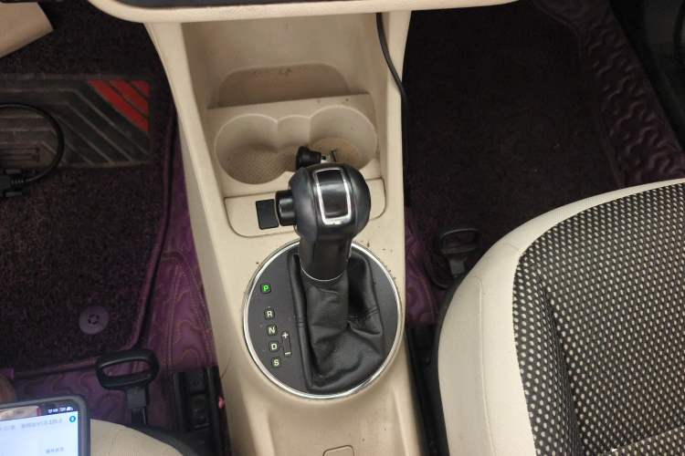 Used Skoda Fabia 2012 1.6L Scout Gear Lever