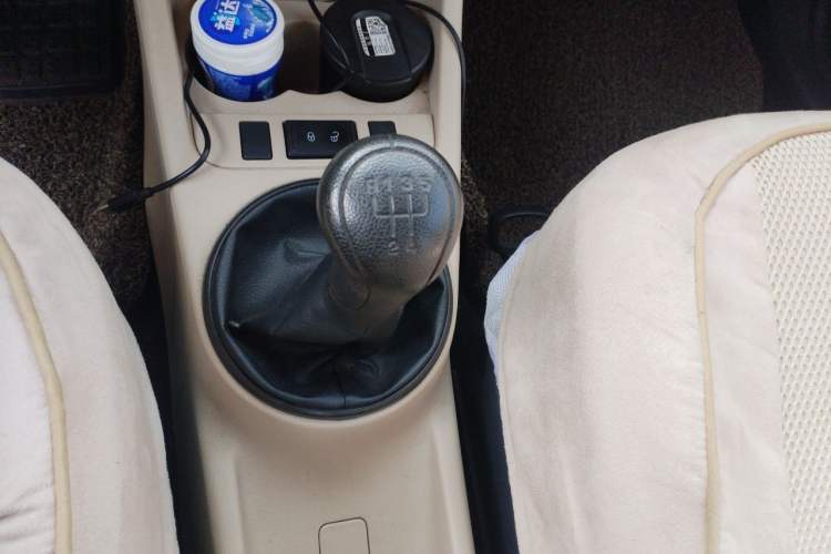 Used Skoda Fabia 2012 1.4L Manual Crystal Edition Gear Lever