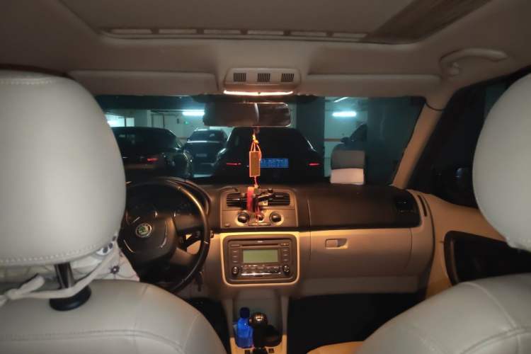 Used Skoda Fabia 2012 1.6L Automatic Crystal Edition Headliner
