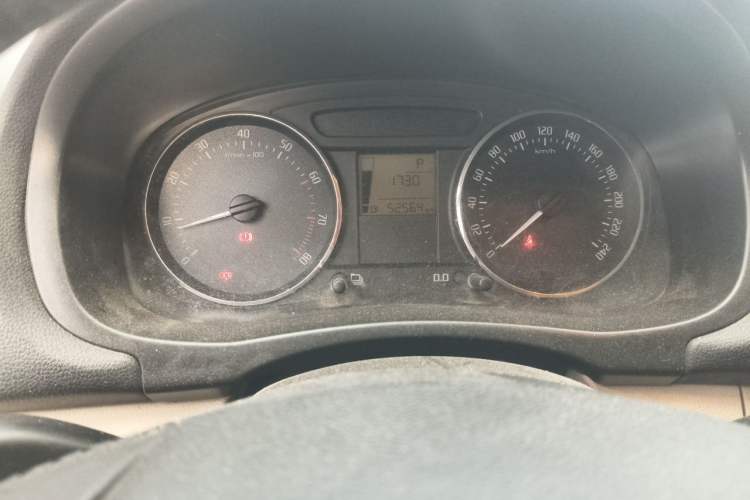 Used Skoda Fabia 2012 1.6L Scout Instrument Cluster