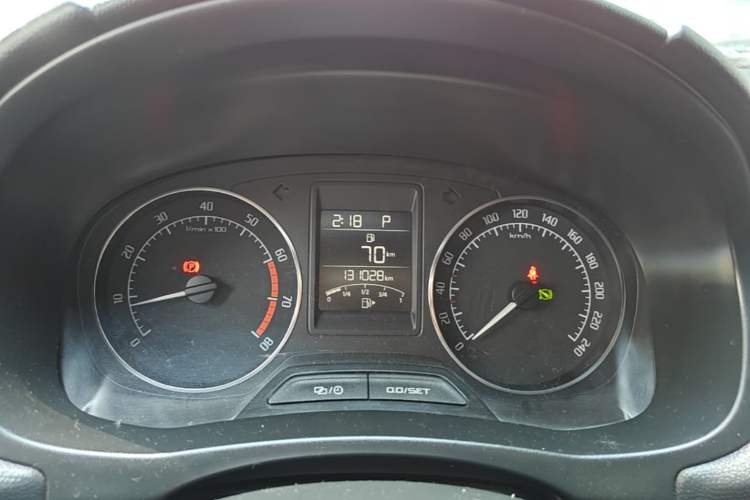 Used Skoda Fabia 2012 1.6L Automatic Cool Black Edition Instrument Cluster