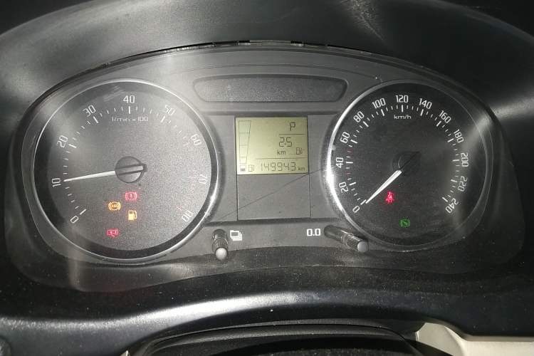 Used Skoda Fabia 2012 1.6L Scout Instrument Cluster