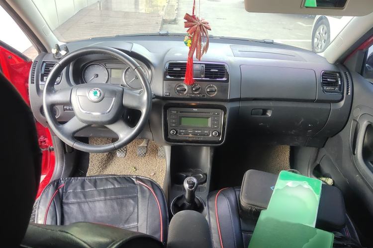 Used Skoda Fabia 2012 1.6L Manual Sport Edition Interior 2