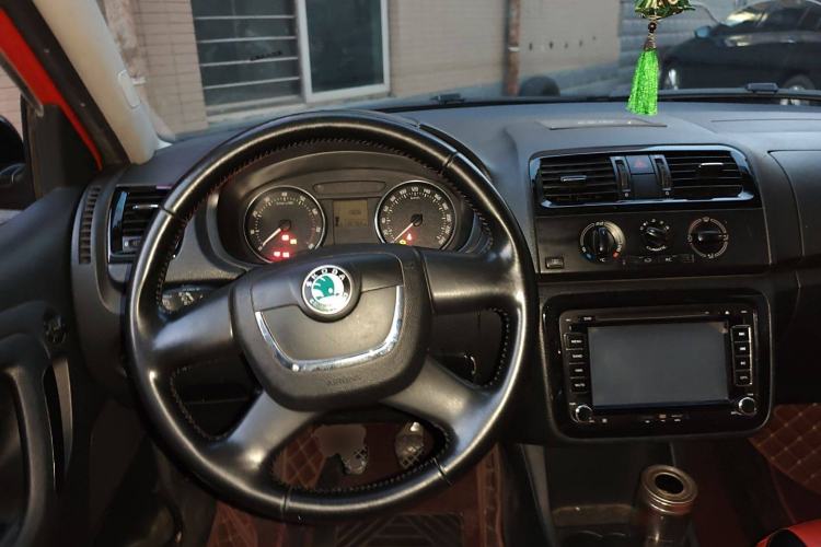Used Skoda Fabia 2012 1.6L Manual Sport Edition Interior 2