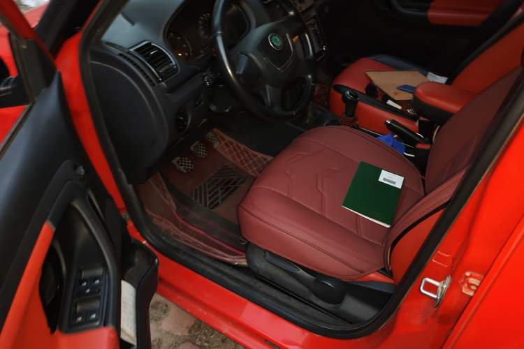 Used Skoda Fabia 2012 1.6L Manual Sport Edition Interior 3