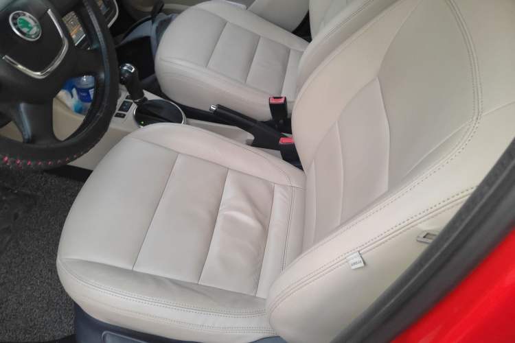 Used Skoda Fabia 2012 1.6L Automatic Crystal Edition Left Front Seat