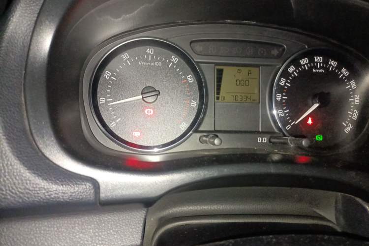 Used Skoda Fabia 2012 1.6L Automatic Cool Black Edition Odometer Close Up