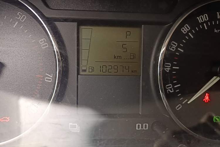 Used Skoda Fabia 2012 1.6L Automatic Sport Edition Odometer Close Up