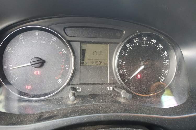 Used Skoda Fabia 2012 1.6L Manual Sport Edition Odometer Close Up