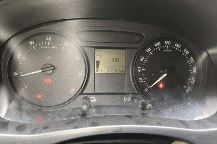 Used Skoda Fabia 2012 1.4L Manual Crystal Edition Odometer Close Up