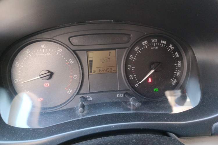 Used Skoda Fabia 2012 1.4L Automatic Crystal Edition Odometer Close Up