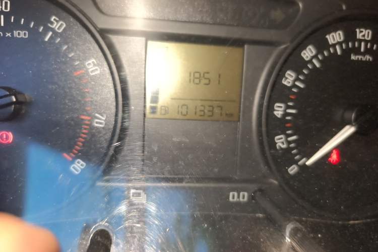 Used Skoda Fabia 2012 1.4L Manual Crystal Edition Odometer Close Up