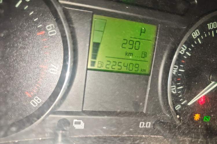 Used Skoda Fabia 2012 1.6L Automatic Sport Edition Odometer Close Up