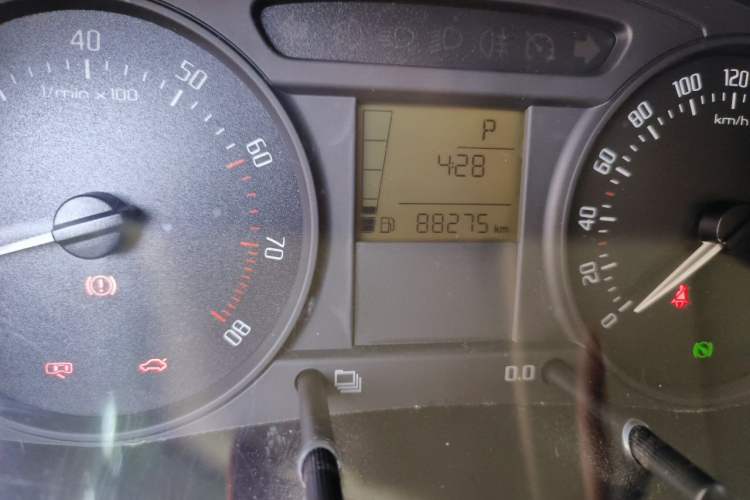 Used Skoda Fabia 2012 1.4L Automatic Crystal Edition Odometer Close Up