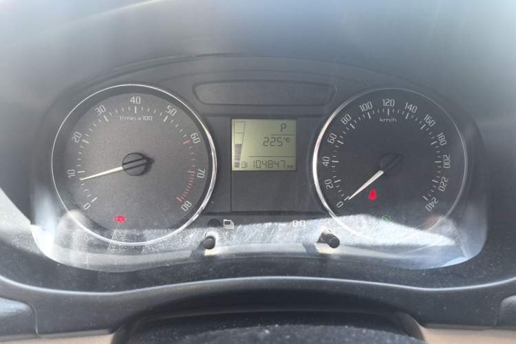 Used Skoda Fabia 2012 1.6L 5th Anniversary Limited Edition Odometer Close Up