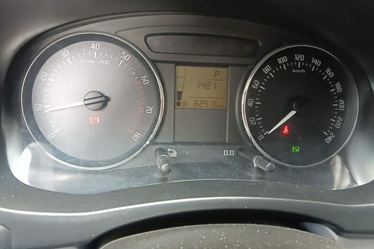 Used Skoda Fabia 2012 1.4L Automatic Crystal Edition Odometer Close Up