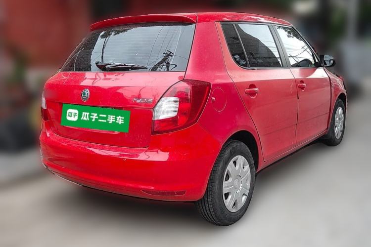 Used Skoda Fabia 2012 1.4L Automatic Crystal Edition Rear Right 45 Deg
