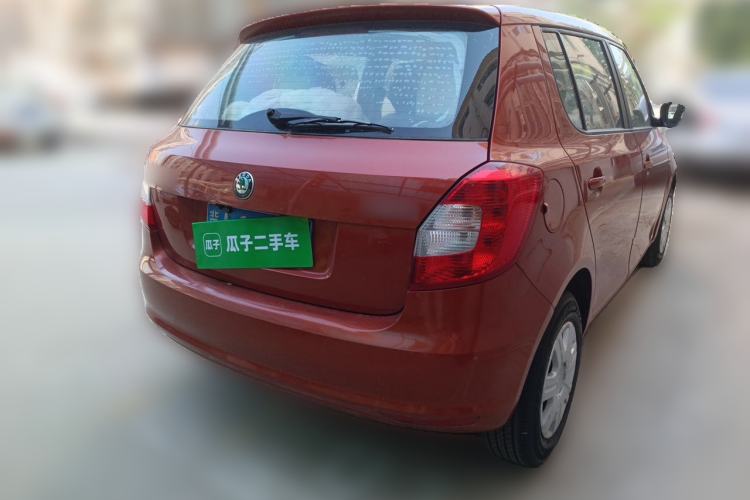 Used Skoda Fabia 2012 1.4L Automatic Crystal Edition Rear Right 45 Deg