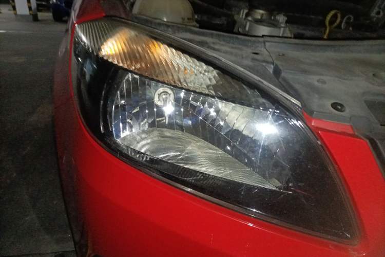 Used Skoda Fabia 2012 1.6L Automatic Cool Black Edition Right Front Headlight