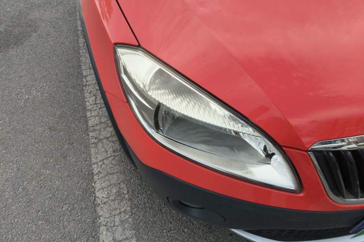 Used Skoda Fabia 2012 1.6L Scout Right Front Headlight