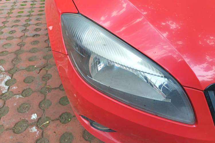 Used Skoda Fabia 2012 1.6L Automatic Cool Black Edition Right Front Headlight