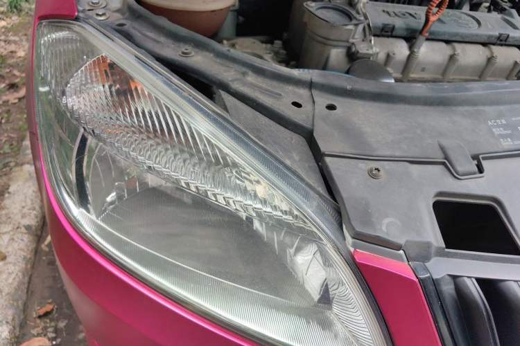 Used Skoda Fabia 2012 1.6L 5th Anniversary Limited Edition Right Front Headlight