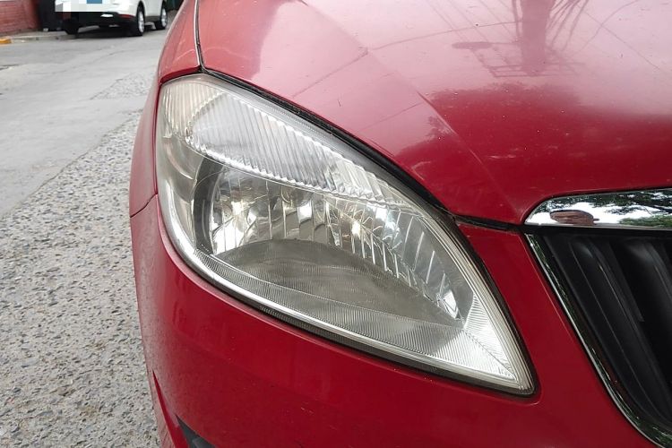 Used Skoda Fabia 2012 1.4L Automatic Crystal Edition Right Front Headlight