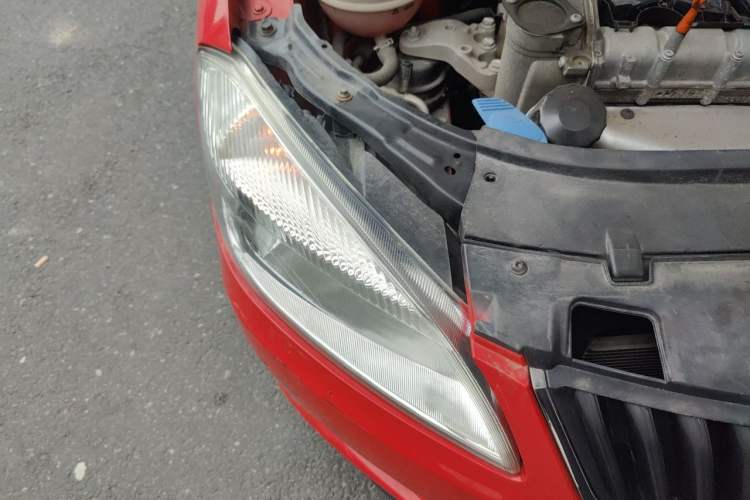 Used Skoda Fabia 2012 1.4L Automatic Crystal Edition Right Front Headlight