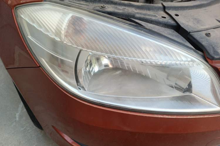 Used Skoda Fabia 2012 1.4L Automatic Crystal Edition Right Front Headlight