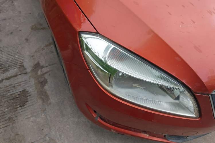 Used Skoda Fabia 2012 1.4L Manual Crystal Edition Right Front Headlight