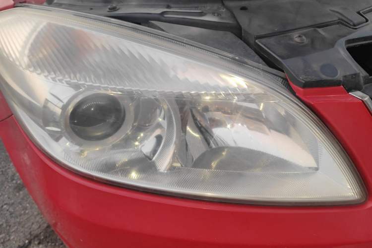 Used Skoda Fabia 2012 1.6L Automatic Crystal Edition Right Front Headlight