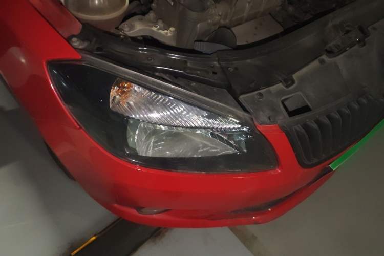 Used Skoda Fabia 2012 1.6L Automatic Sport Edition Right Front Headlight