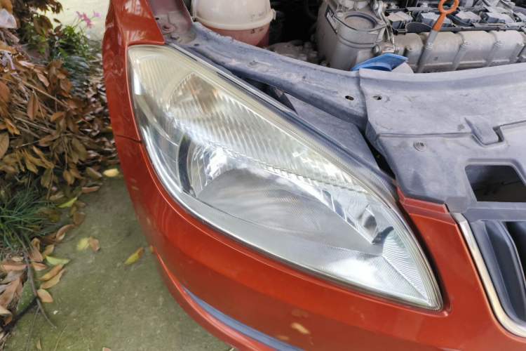 Used Skoda Fabia 2012 1.4L Automatic Crystal Edition Right Front Headlight