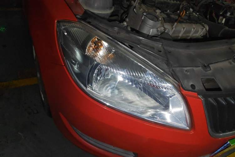 Used Skoda Fabia 2012 1.4L Automatic Crystal Edition Right Front Headlight