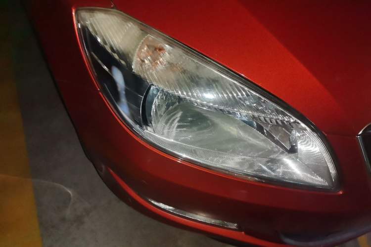 Used Skoda Fabia 2012 1.4L Manual Jingling Edition Right Front Headlight