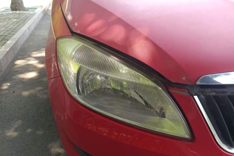 Used Skoda Fabia 2012 1.4L Manual Crystal Edition Right Front Headlight