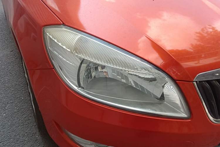 Used Skoda Fabia 2012 1.4L Automatic Crystal Edition Right Front Headlight