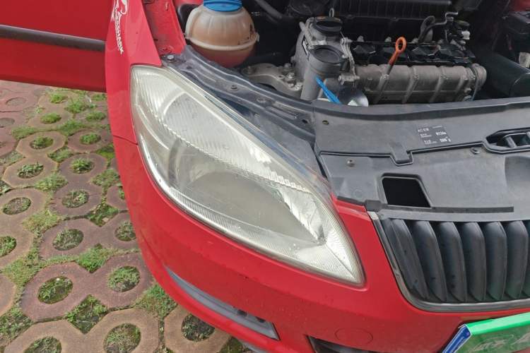 Used Skoda Fabia 2012 1.4L Manual Crystal Edition Right Front Headlight